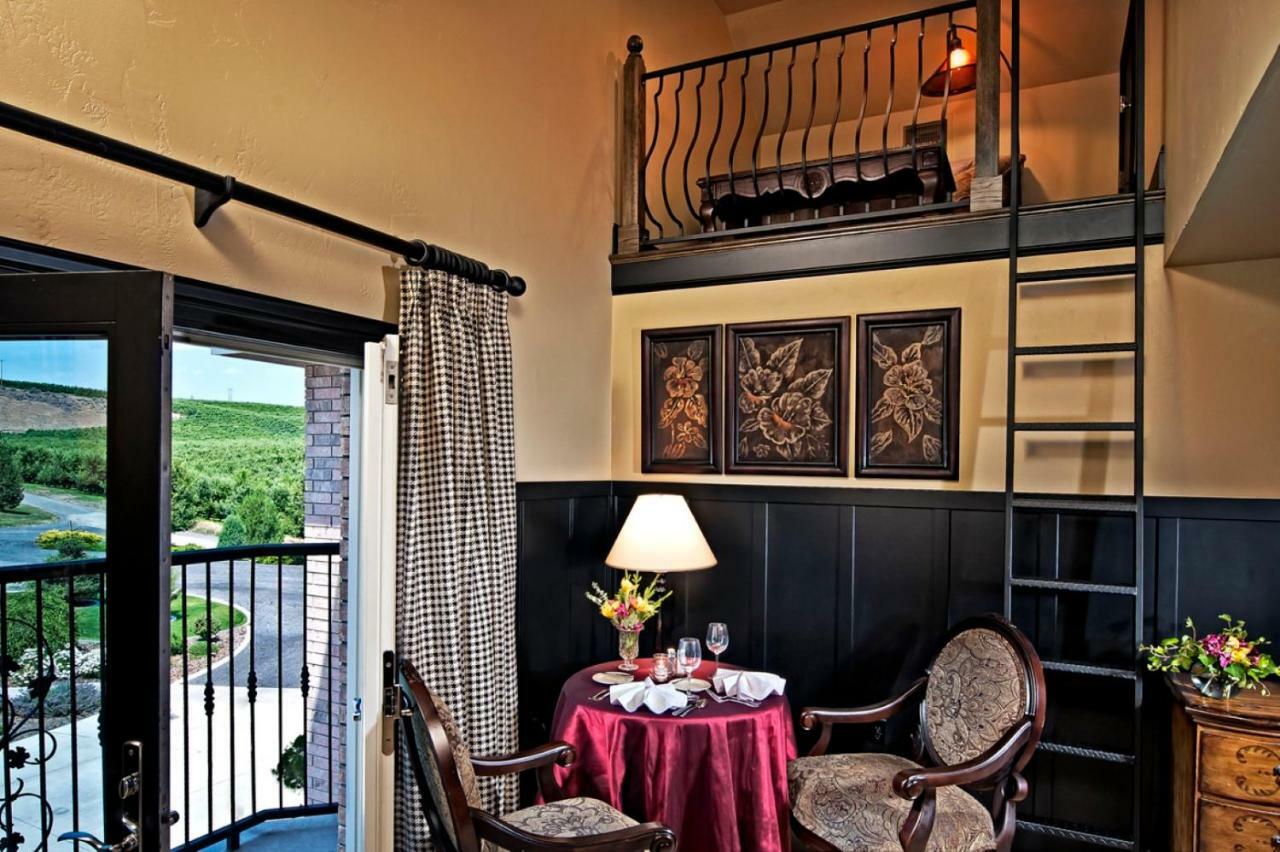 Cameo Heights Mansion And The Vine Fine Dining Restaurant Bed & Breakfast Touchet Exterior photo