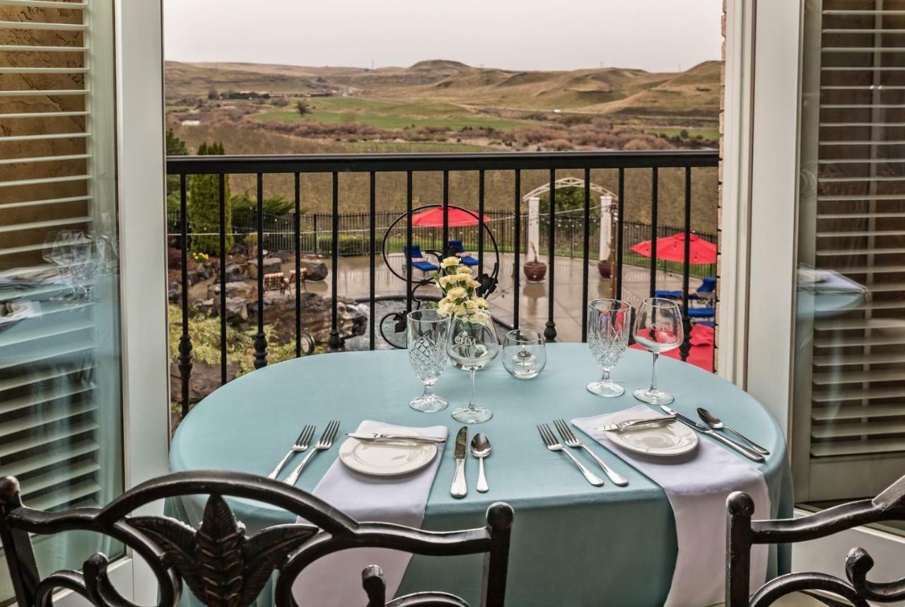 Cameo Heights Mansion And The Vine Fine Dining Restaurant Bed & Breakfast Touchet Exterior photo