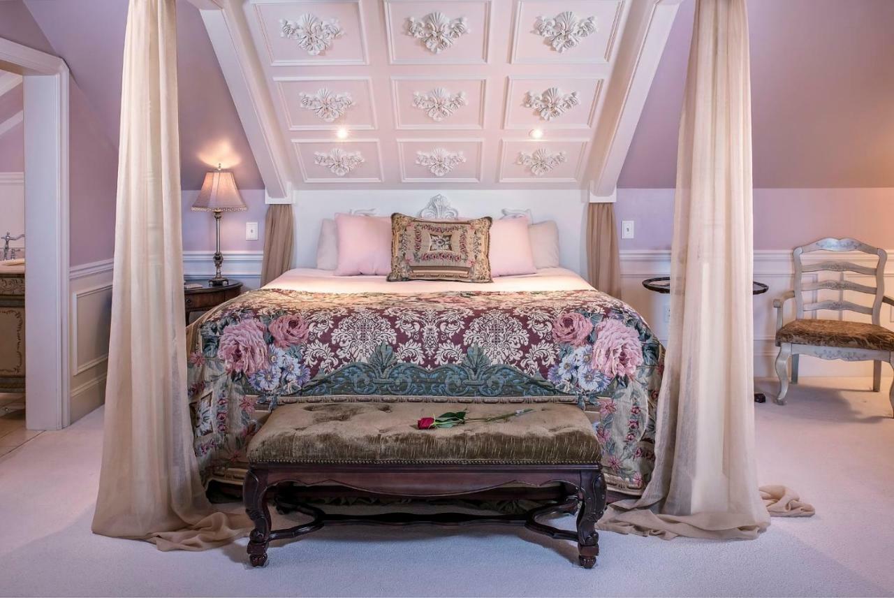 Cameo Heights Mansion And The Vine Fine Dining Restaurant Bed & Breakfast Touchet Exterior photo