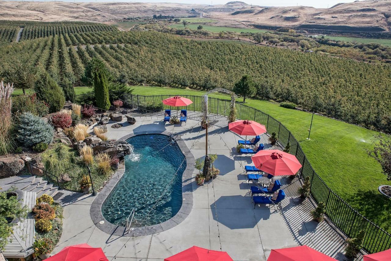 Cameo Heights Mansion And The Vine Fine Dining Restaurant Bed & Breakfast Touchet Exterior photo