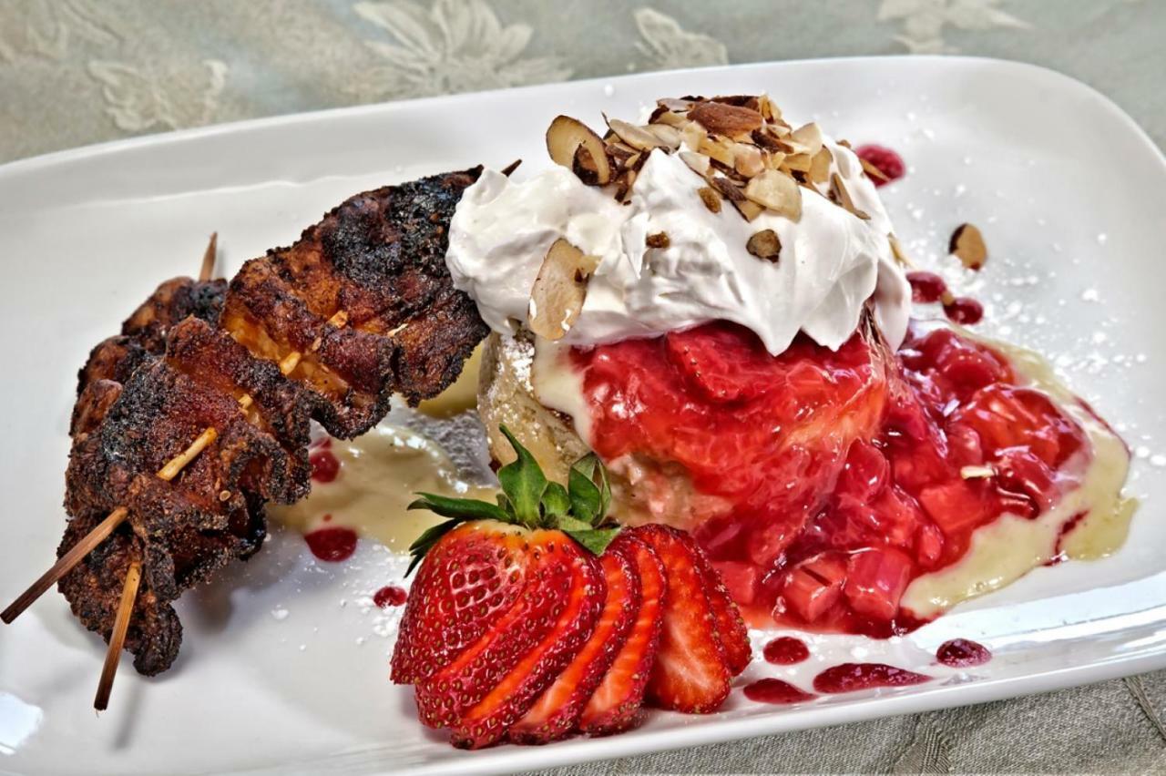 Cameo Heights Mansion And The Vine Fine Dining Restaurant Bed & Breakfast Touchet Exterior photo